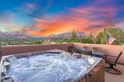 Sycamore Canyon Luxe Retreat | 180° Views + Hottub