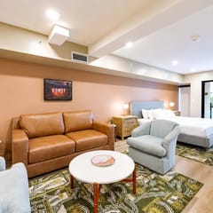 NEW|Luxe Mesquite Studio Suite @ Cedara| Old Town