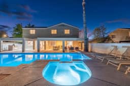 The Cardinal | Ultimate Group Retreat in Glendale - Image 5