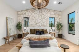 6 Beds | 5 Showers | Htd. Pool, Firepit & Putt Grn - Image 4