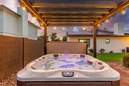 Modern Oasis|2 Primarys|Pool, Spa & Putting Green - Image 2