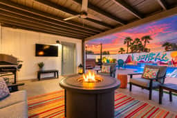 The Eldorado | Two Masters | Pool + Hottub | Mural - Image 5
