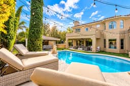 NEW| Lionsgate Luxe Estate | Pool + Spa | Golf Sim - Image 2