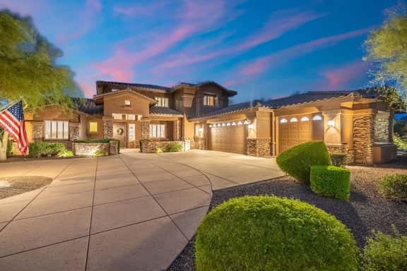 NEW|Lone Mtn. Estate| Resort-Style Oasis|Sleeps 14 - Image 1