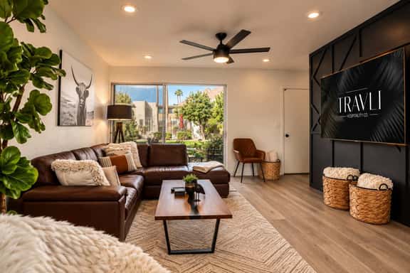 Luxury Camelback House | 4 Heated Pools + Walkable - Image 1