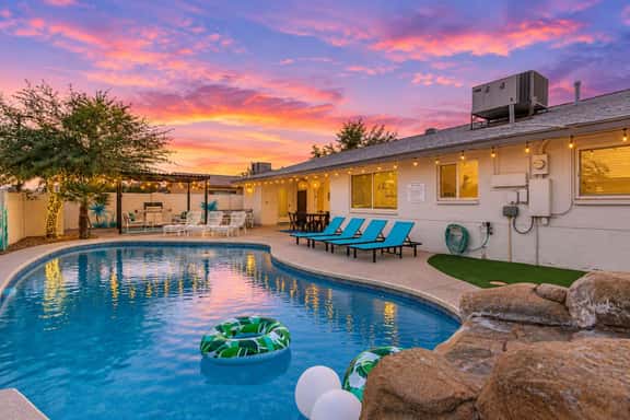 Vacay on Villa | Old Town |Swim, Putt, Play & Stay - Image 1