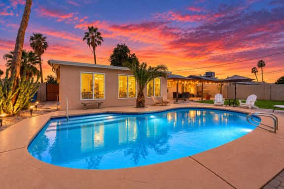 Sunset @ ASU | Pool, BBQ, Game Room Near Campus - Image 1