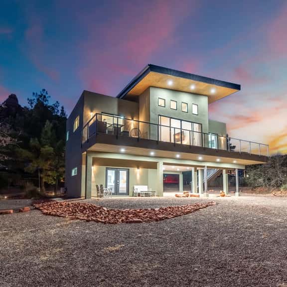 Moondance Private Studio | Cathedral Rock | Hiking - Image 1