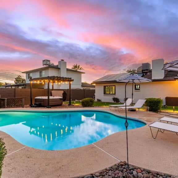 Modern Oasis|2 Primarys|Pool, Spa & Putting Green - Image 1
