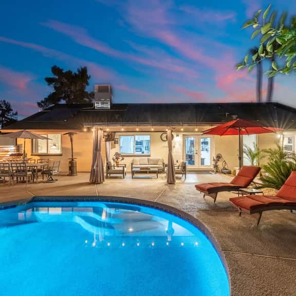 Kings Modern Retreat | Heated Pool & Fire Pit - Image 1