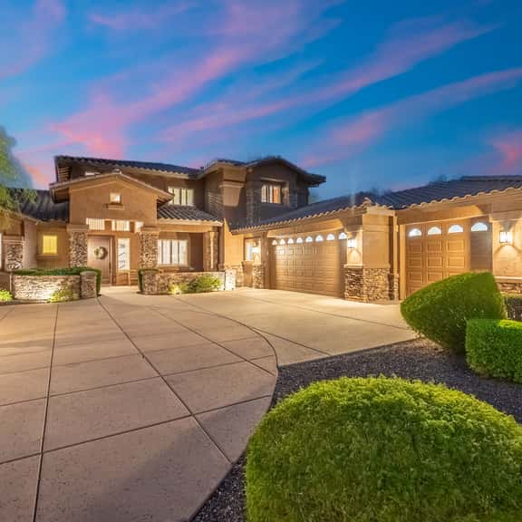 NEW|Lone Mtn. Estate| Resort-Style Oasis|Sleeps 14 - Image 1
