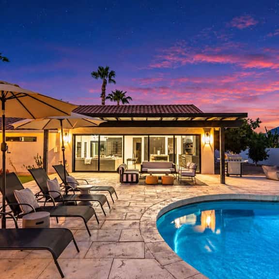 THe Ashcroft | FREE Heated Pool | Designer Retreat - Image 1
