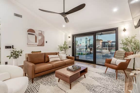 The Kensington| Luxe 4BR | Pool | Al-Fresco Living - Image 5