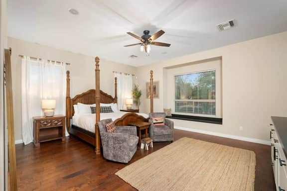 NEW|Lone Mtn. Estate| Resort-Style Oasis|Sleeps 14 - Image 5