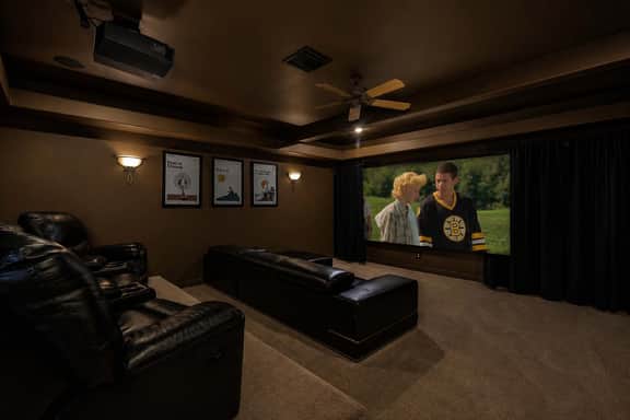 NEW|Lone Mtn. Estate| Resort-Style Oasis|Sleeps 14 - Image 4