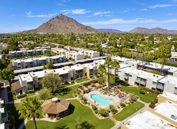 Walk to Old Town | 2 King Beds + 4 Heated Pools - Image 4