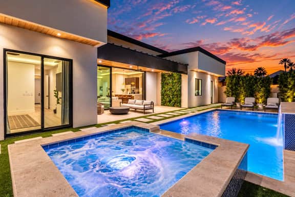 Mariposa Social | Luxe Old Town Oasis - Image 2