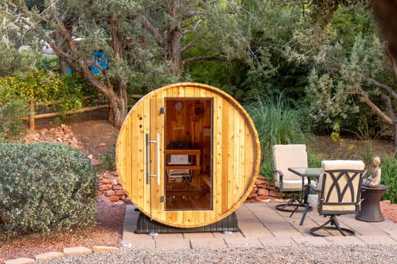 Luxe Chapel Retreat |Chapel Views|Swim Spa | Sauna - Image 3